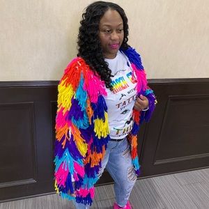 Long jacket made out of yarn